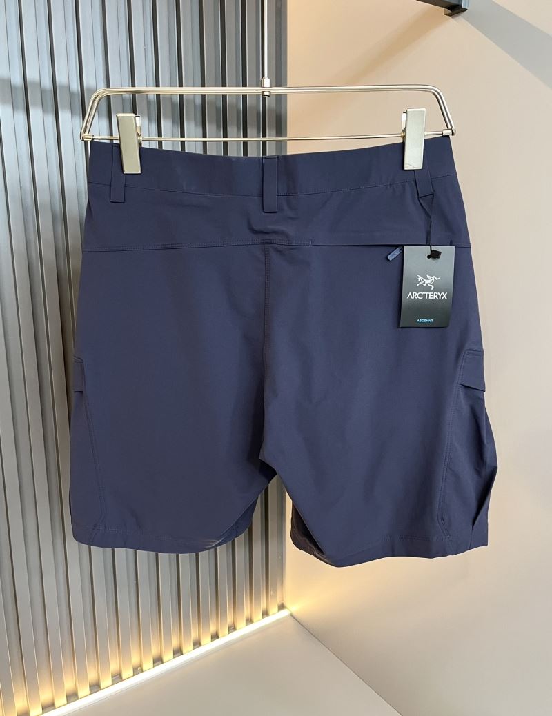 Canada Goose Short Pants